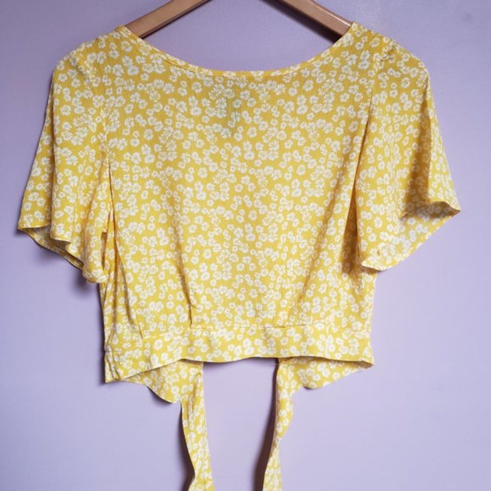 Como Black  Women's XS Yellow Tank Top  - Gently Used